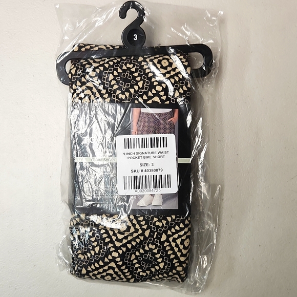 ♥️NWT VINTAGE TORRID BERMUDA BIKE SHORT - POCKETS - TRIBAL PRINT - 9" INSEAM - Picture 10 of 11